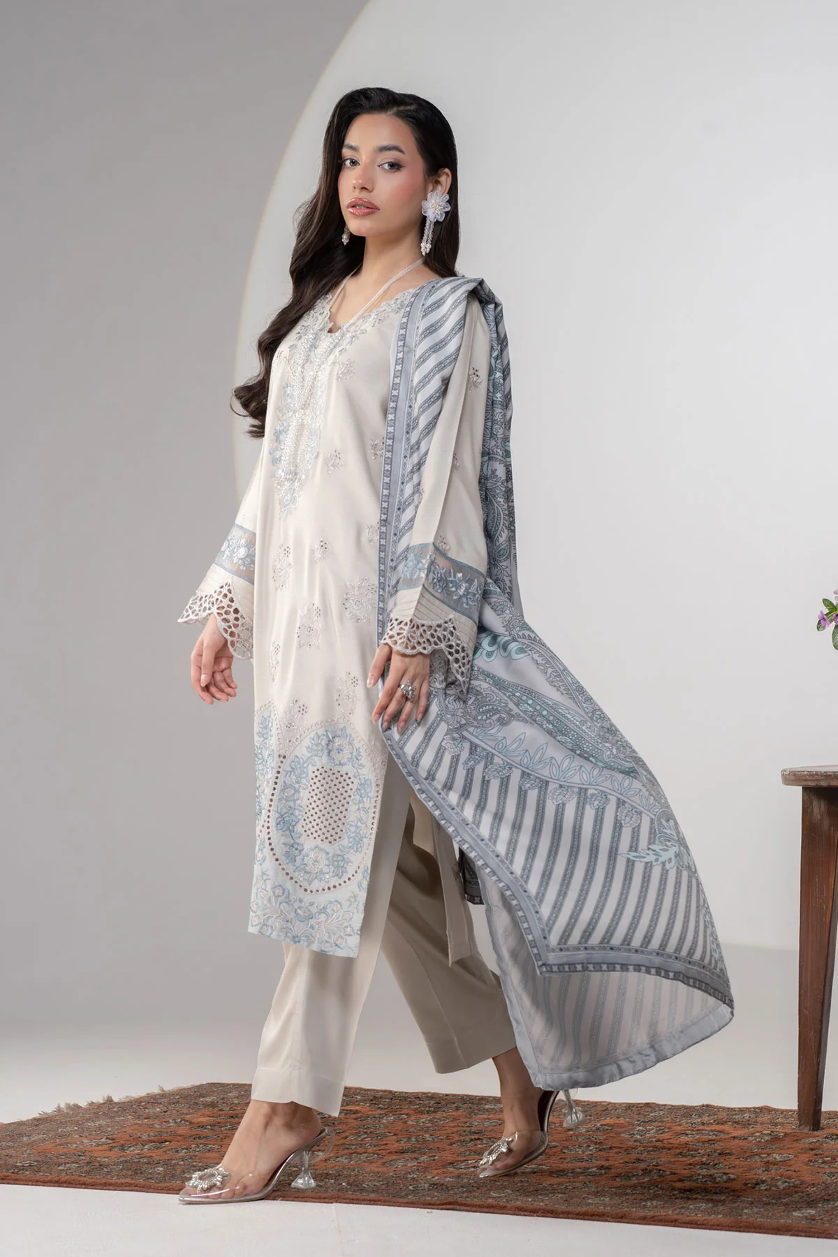 Motif Linen Embroidered Suit-004 - Image 4