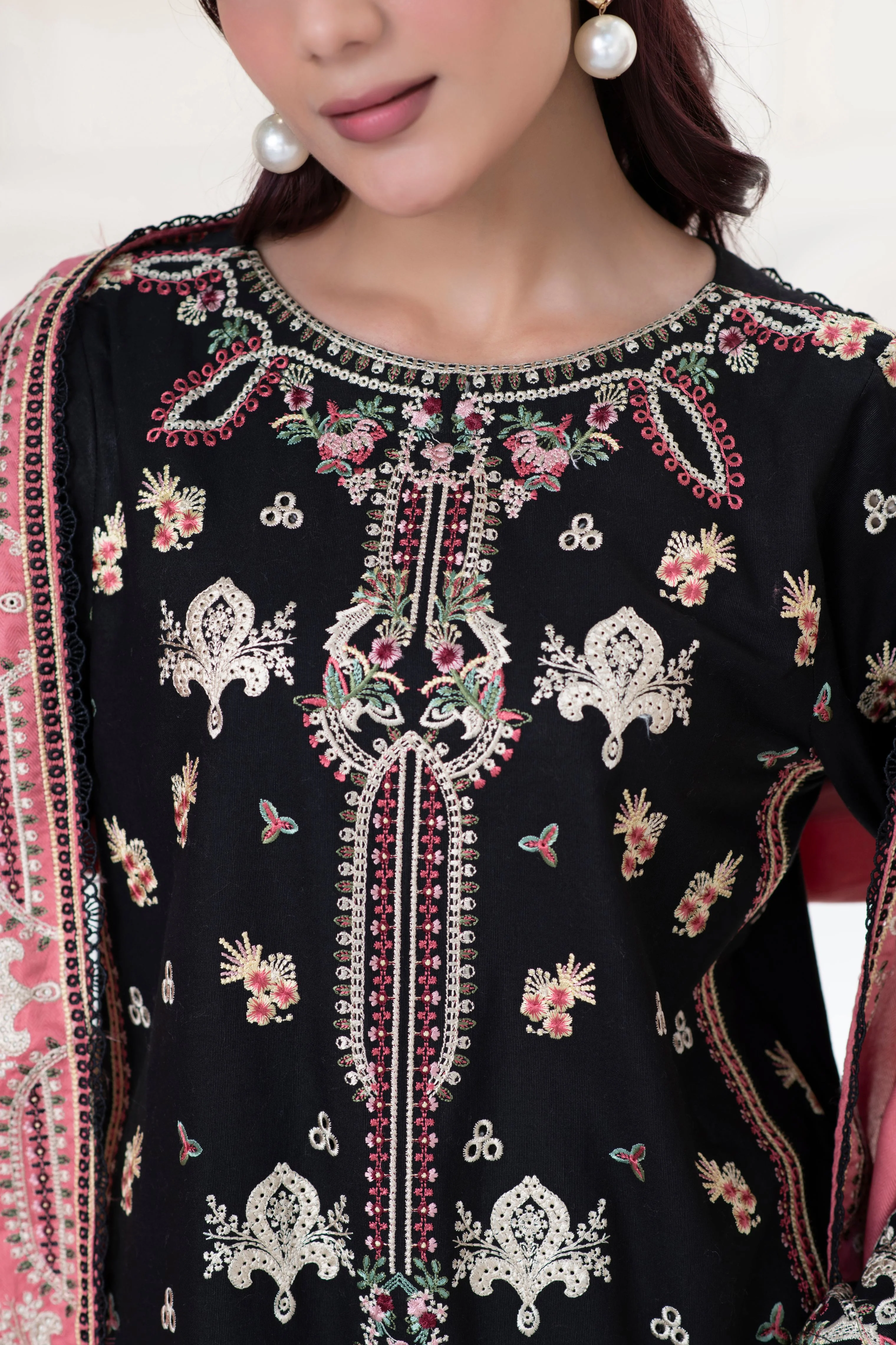Motif Khaddar Embroidered Suit-026 - Image 6