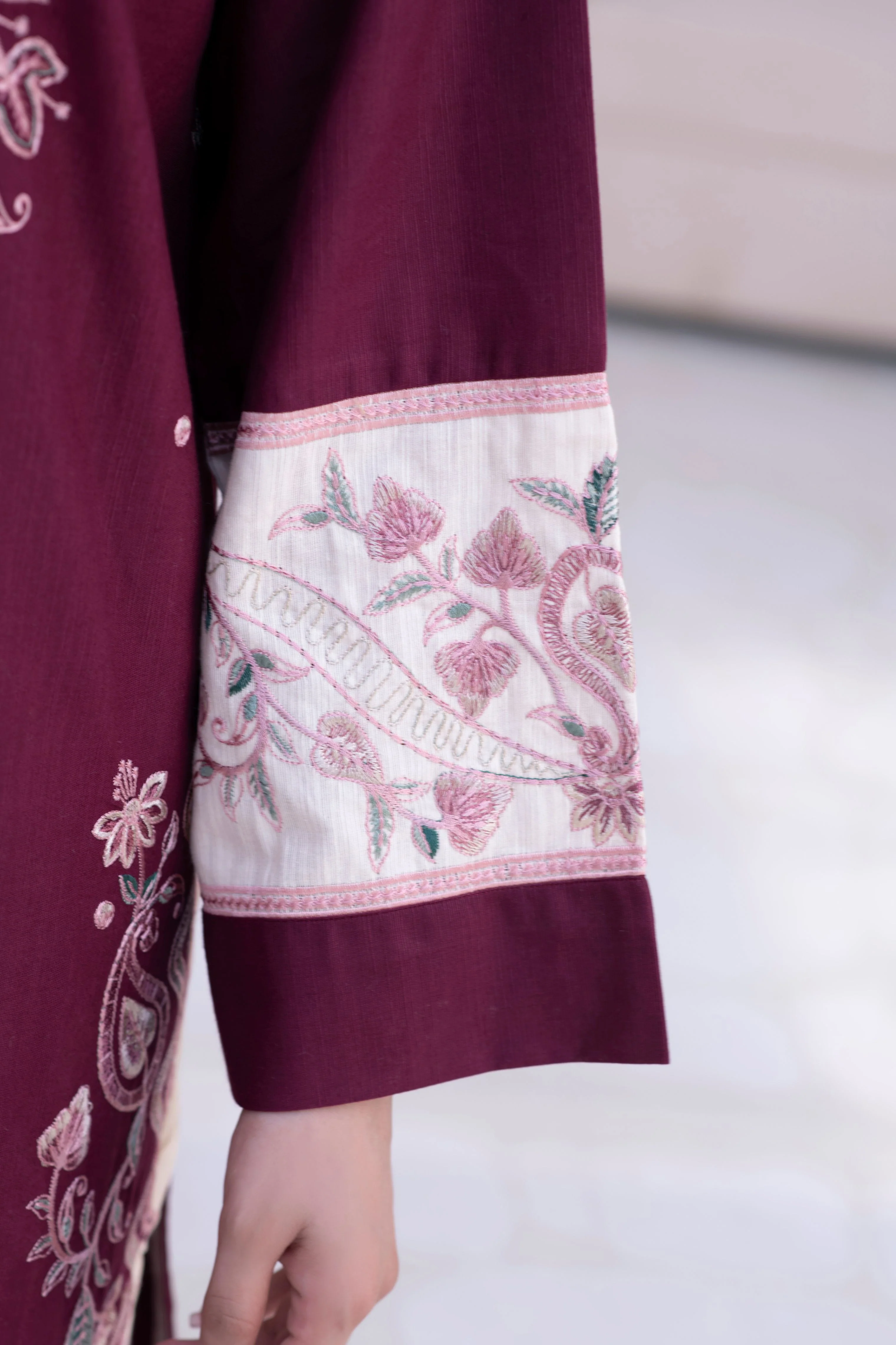 Motif Khaddar Embroidered Suit-043 - Image 4