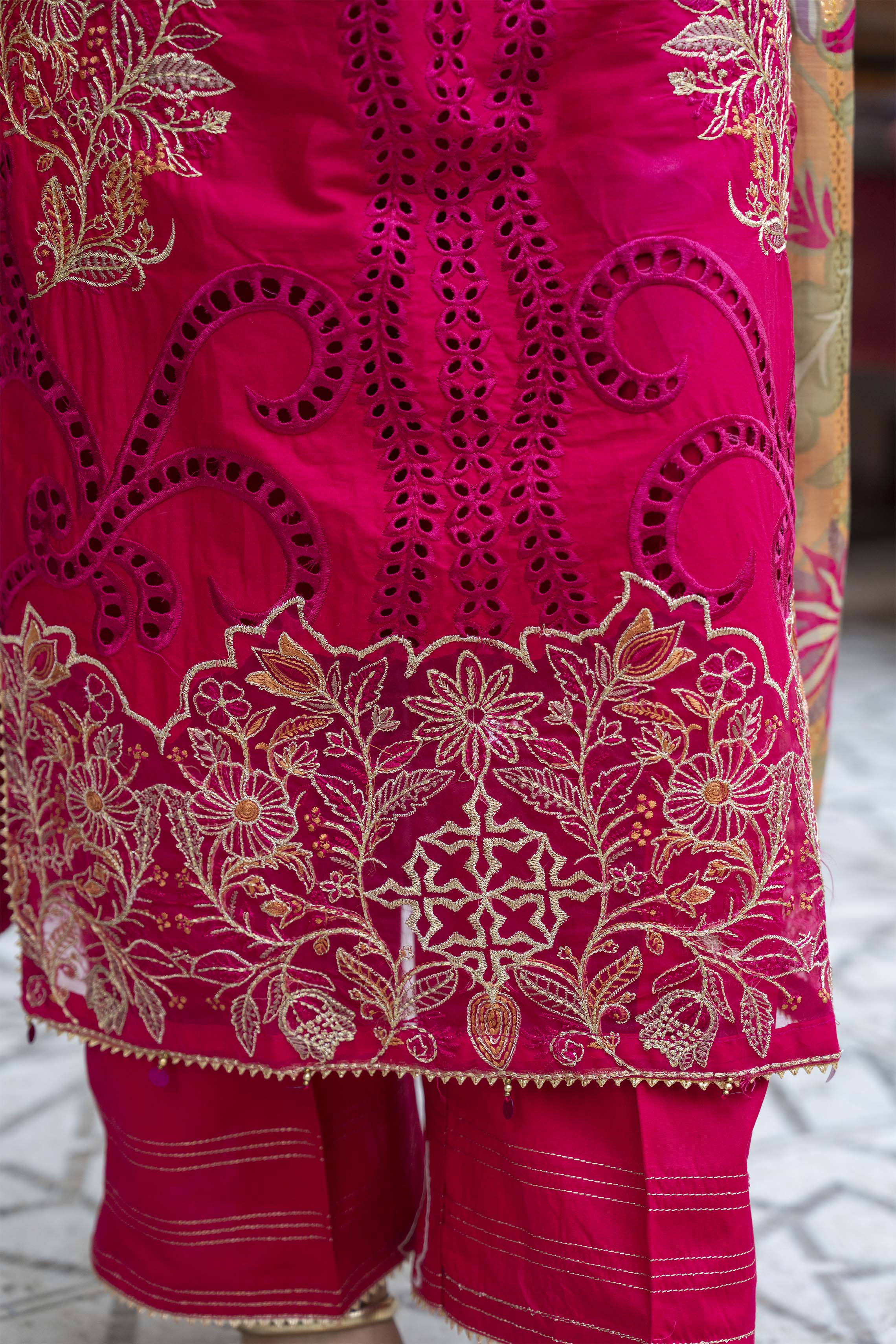 Motif Schifilli Embroidered Suit-3813 - Image 3