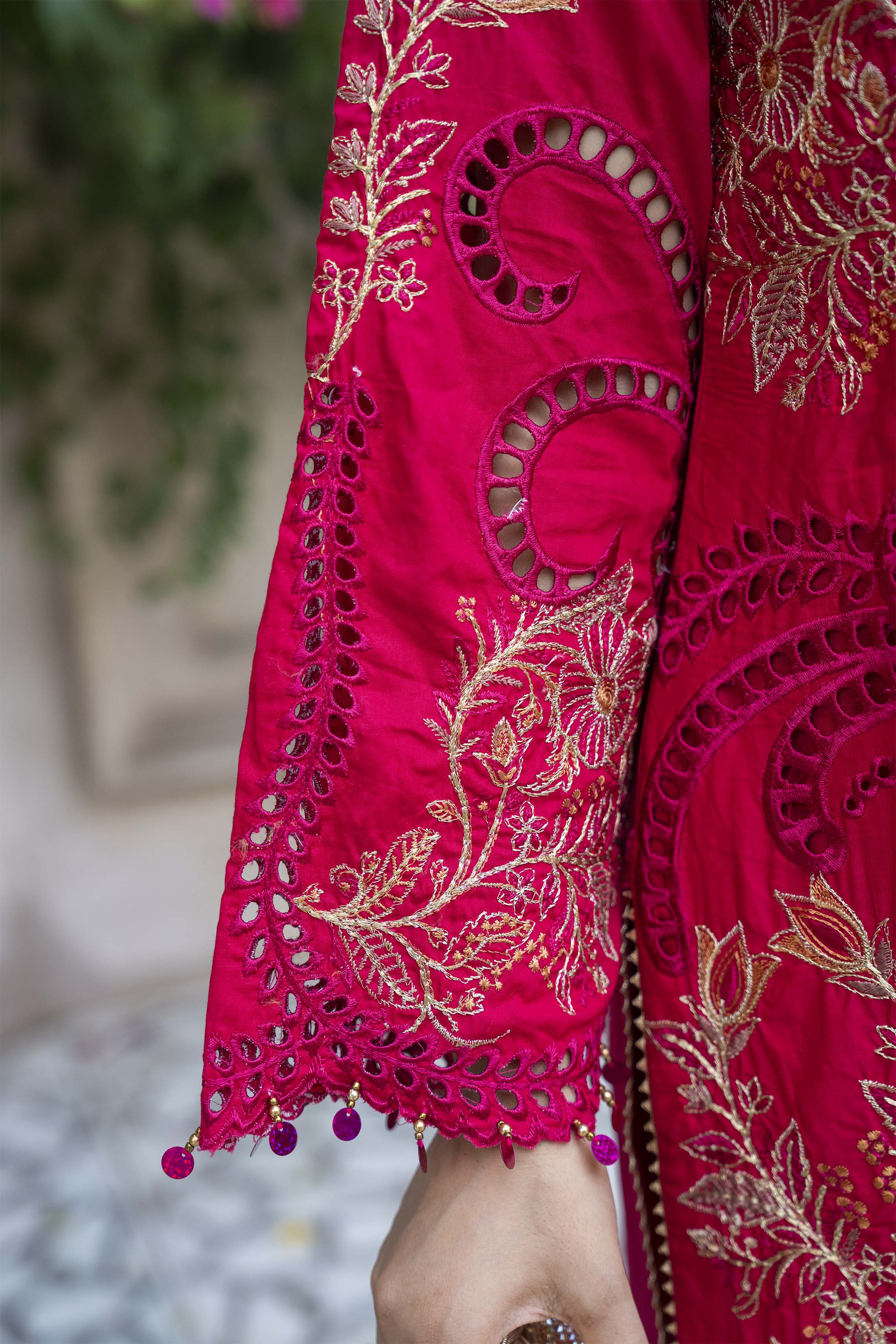 Motif Schifilli Embroidered Suit-3813 - Image 4